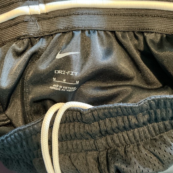 Bundle of 3 Nike Fly shorts - Picture 4 of 6